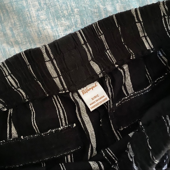 Printed Cuffed Drawstring Pants - Picture 8 of 9